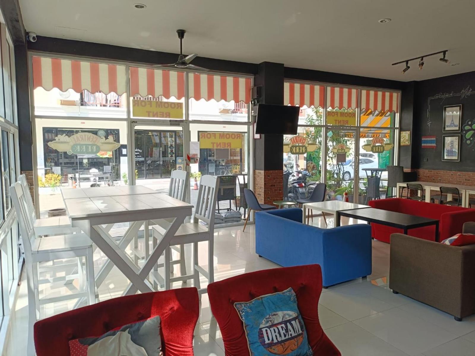 Central Perk Hotel Patong Exteriör bild